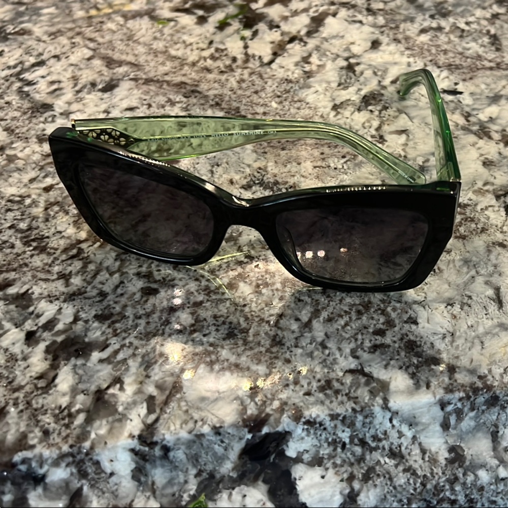 Kate Spade Green and Black Sunglasses Holder